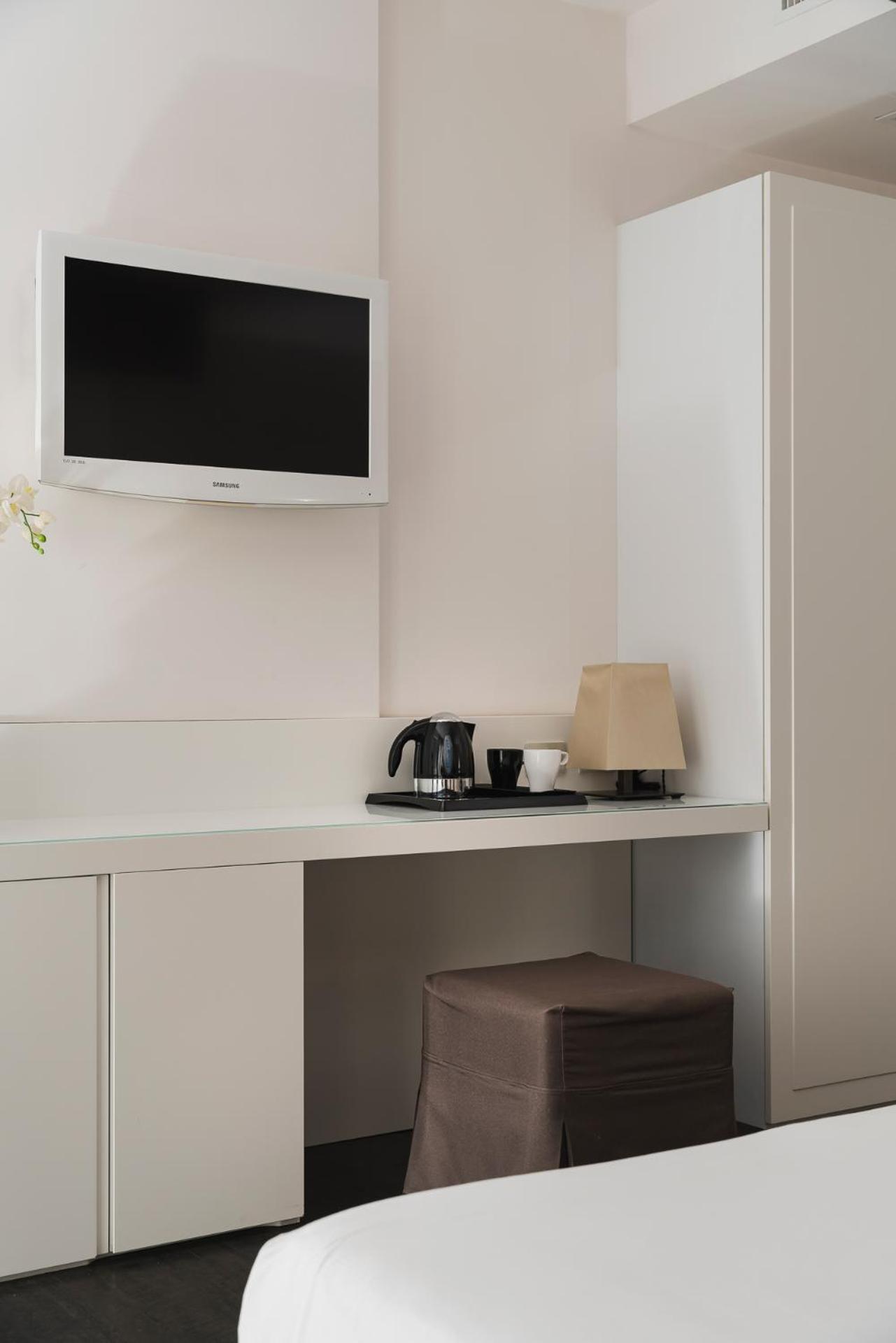 Hotel Ines Cattolica Ngoại thất bức ảnh