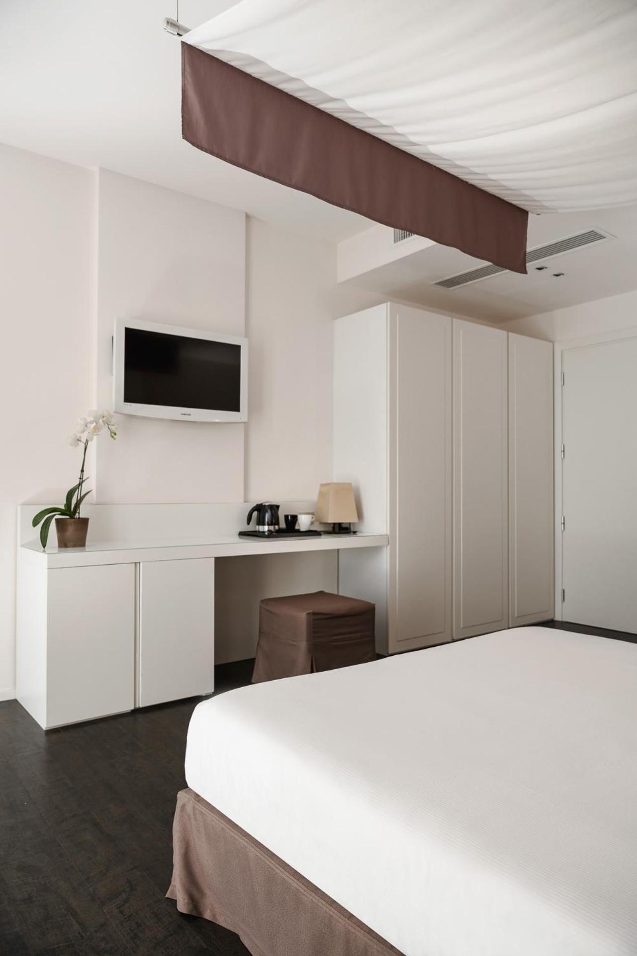 Hotel Ines Cattolica Ngoại thất bức ảnh