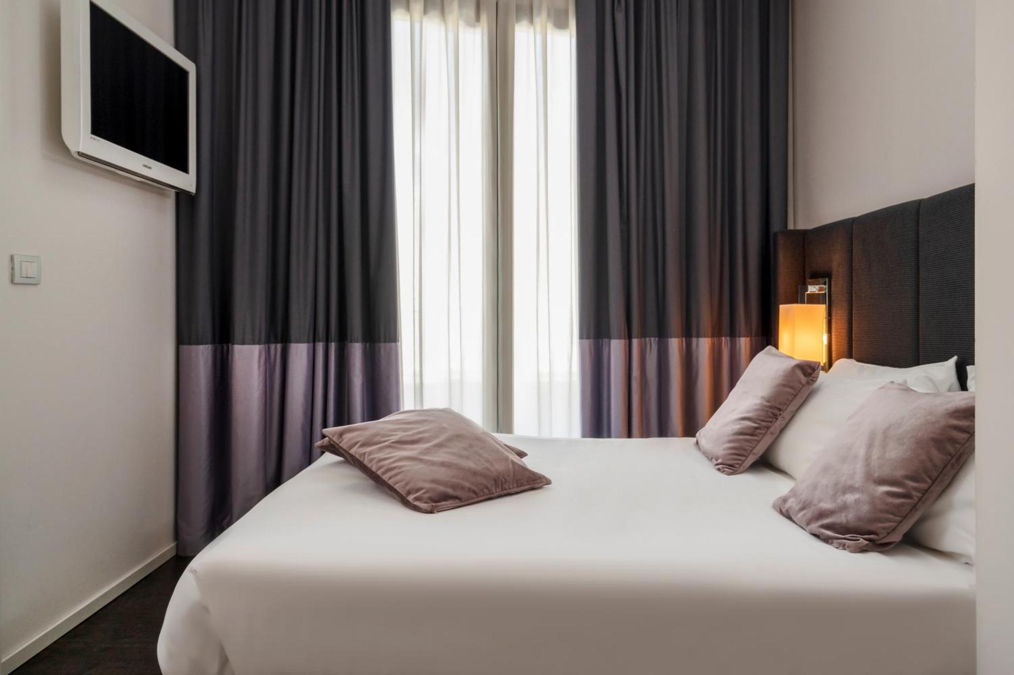 Hotel Ines Cattolica Ngoại thất bức ảnh