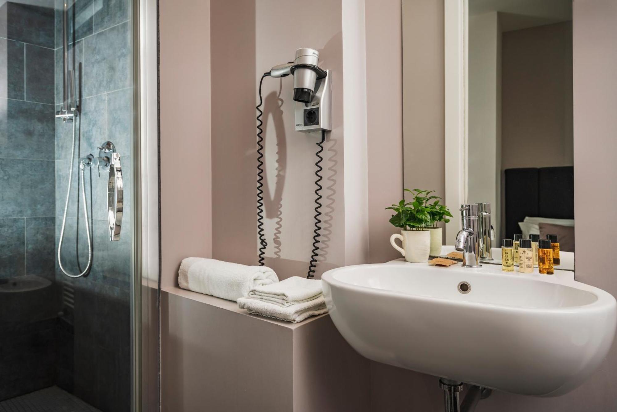 Hotel Ines Cattolica Ngoại thất bức ảnh