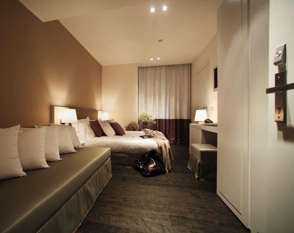 Hotel Ines Cattolica Ngoại thất bức ảnh